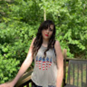 Meet your Posher, Adrianna